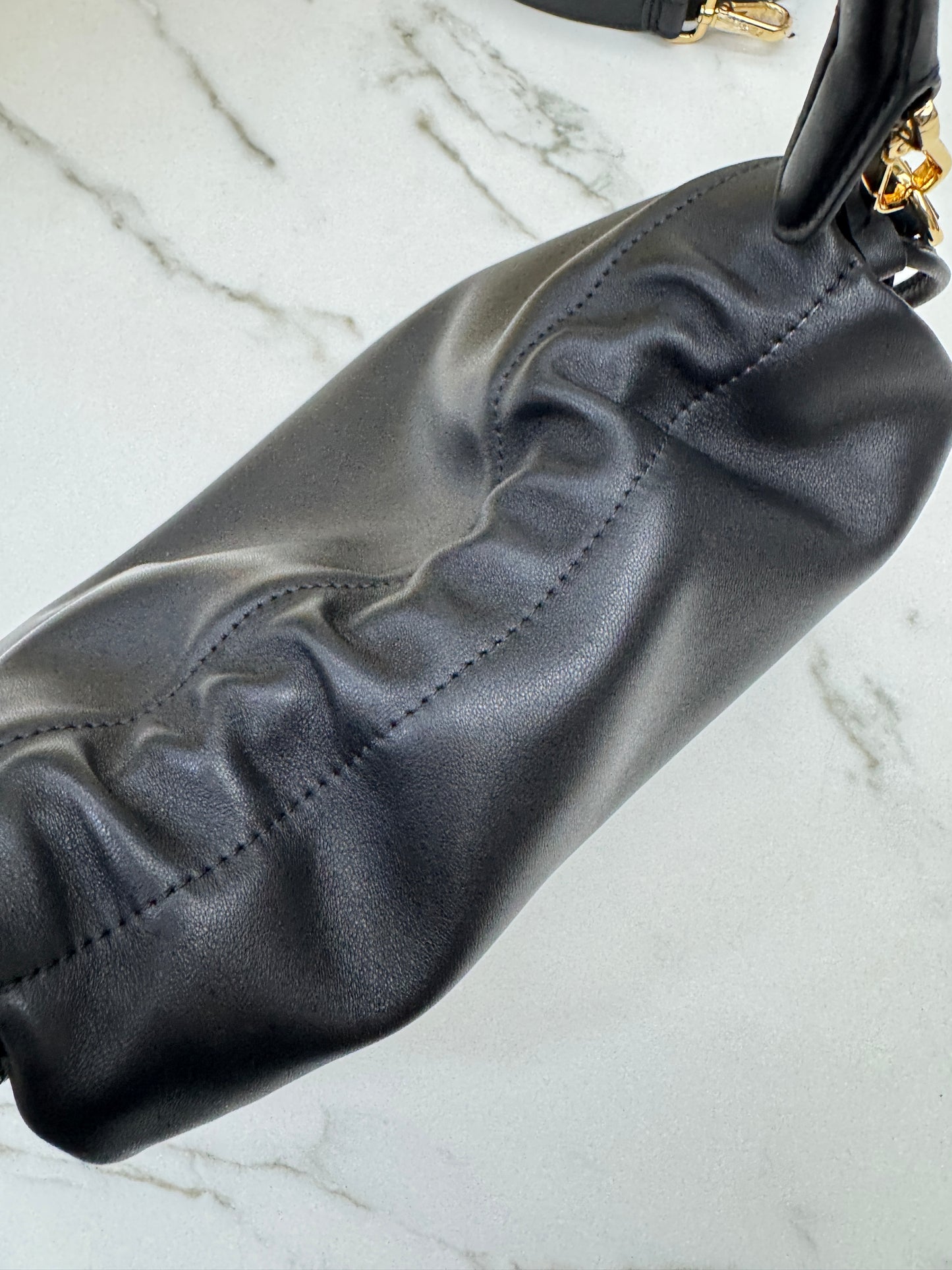 FENDI Mamma Baguette 黑色 Medium