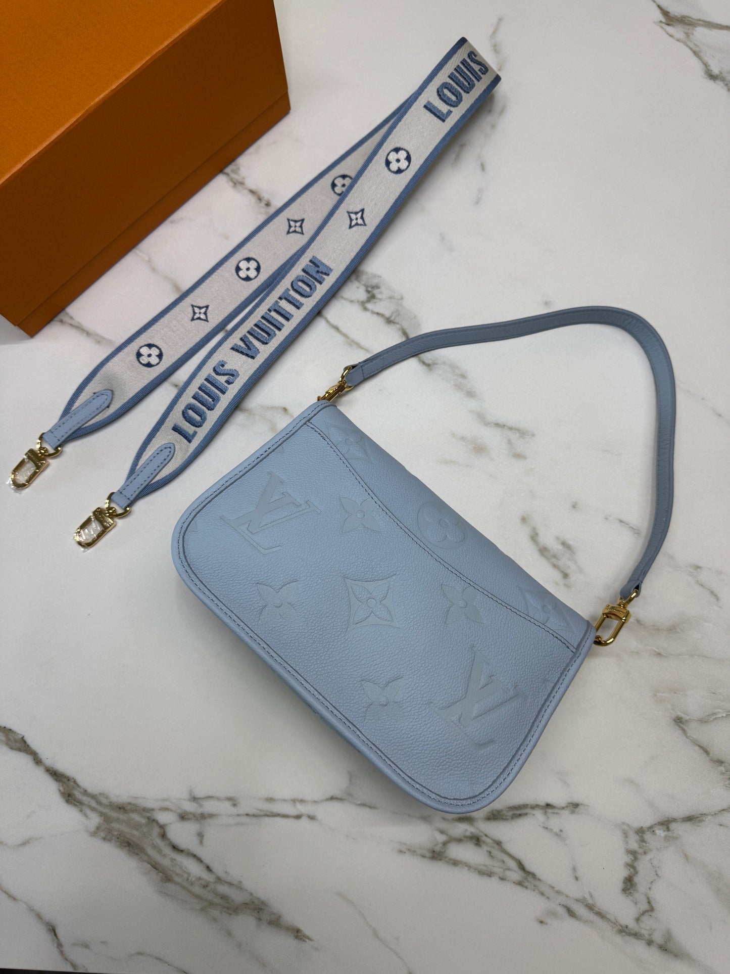 LV Diane 全皮粉藍 Baby Blue