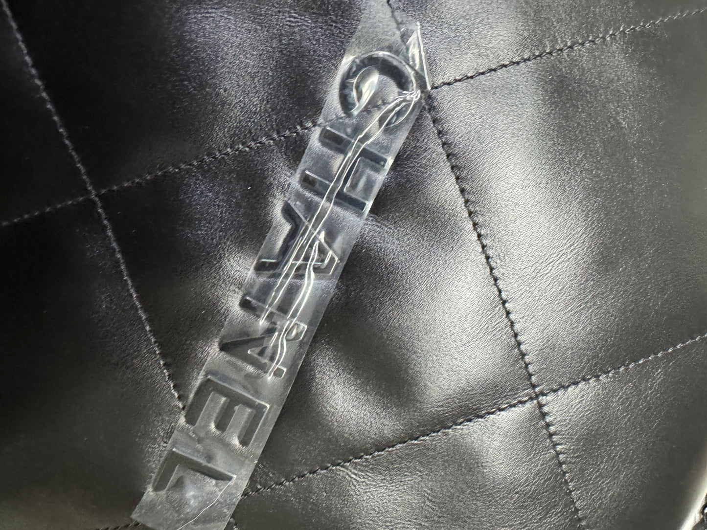 CHANEL 22 Bag Large So Black