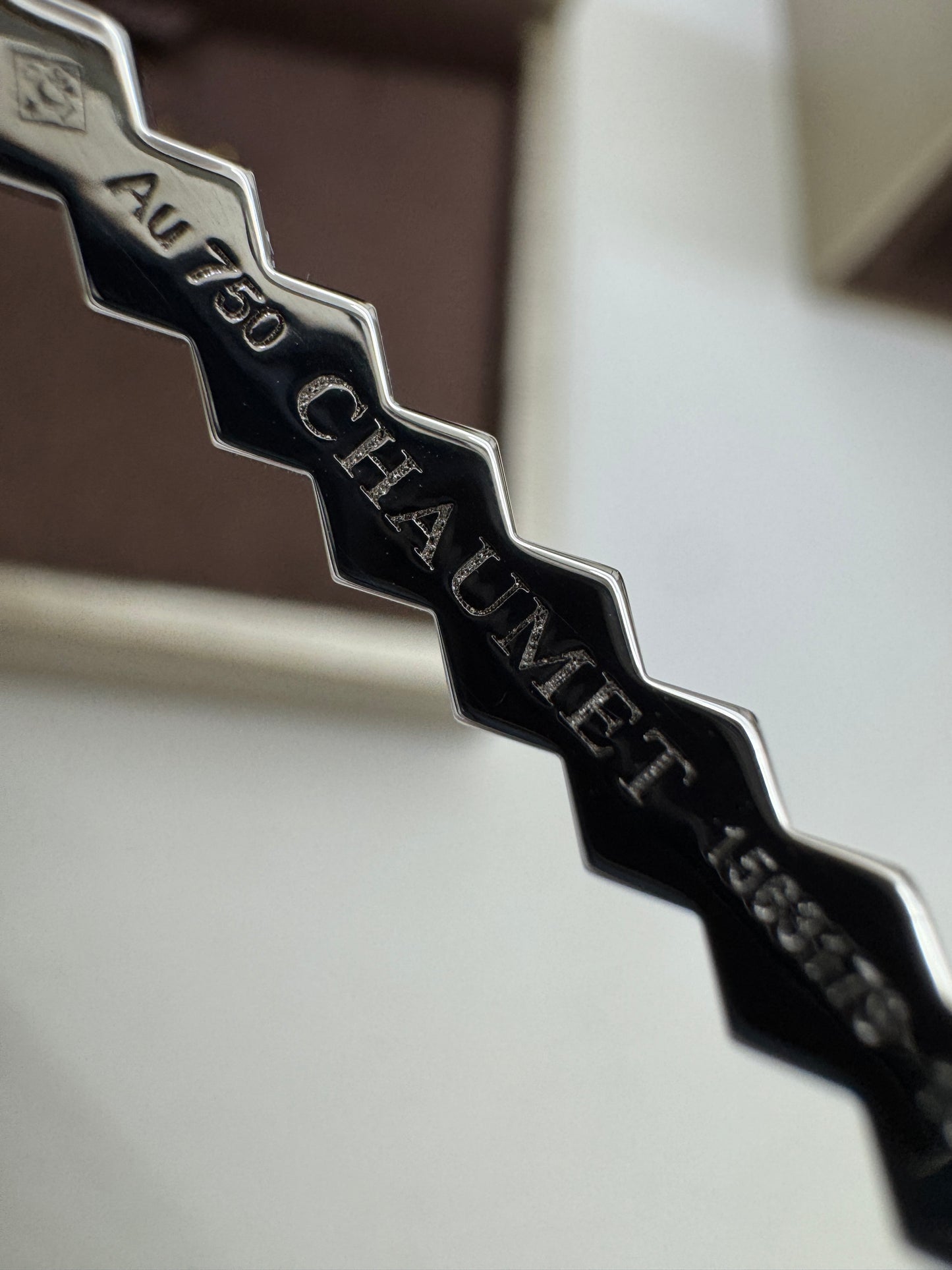 CHAUMET Bee My Love 半鑽白金色手鐲