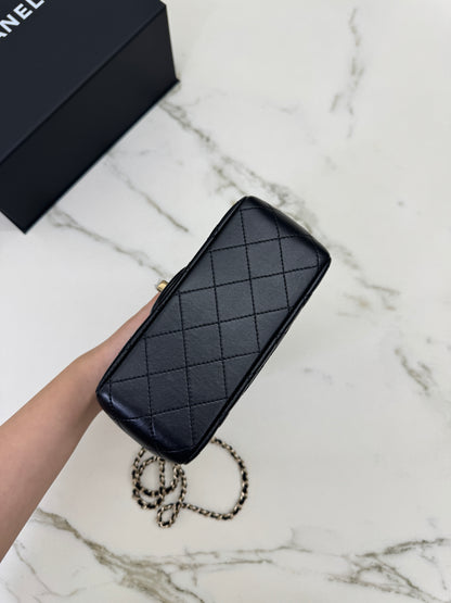 CHANEL 25K 亮面淺金球 Mini CF17 方胖子