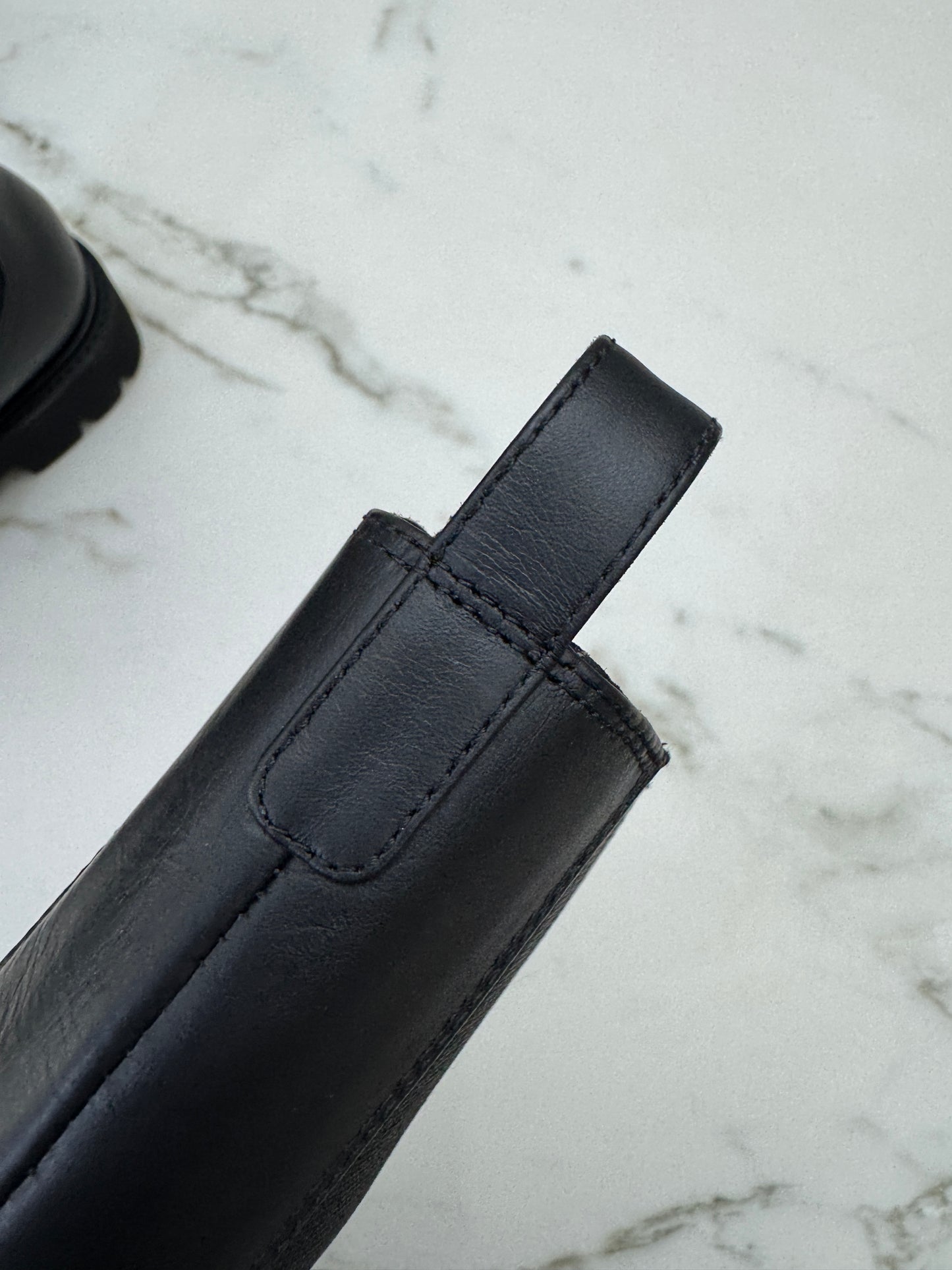 CHANEL 22C 漆皮拼牛皮 切爾西短靴 Chelsea Boots