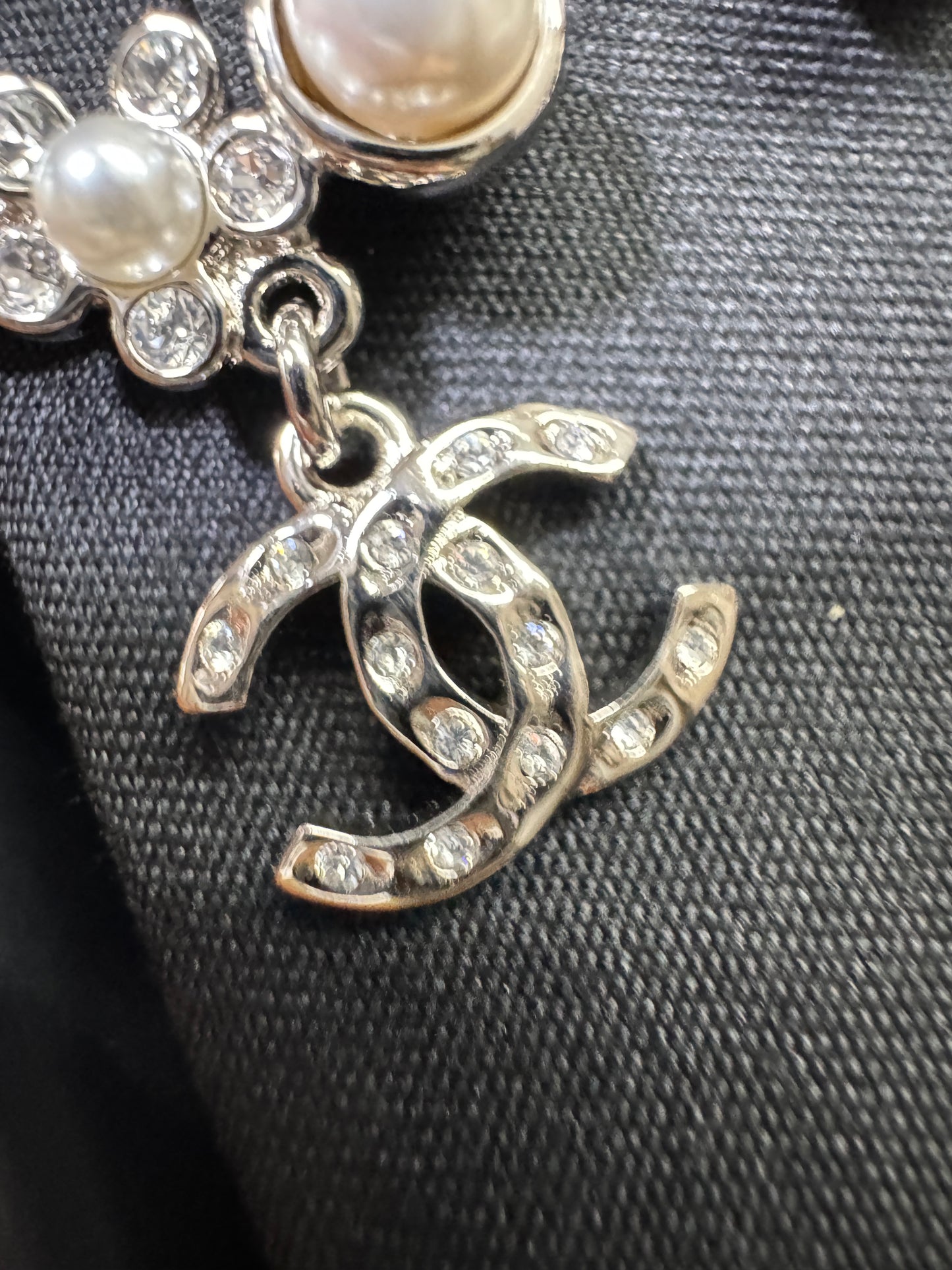 CHANEL 21V 珍珠水鑽耳環