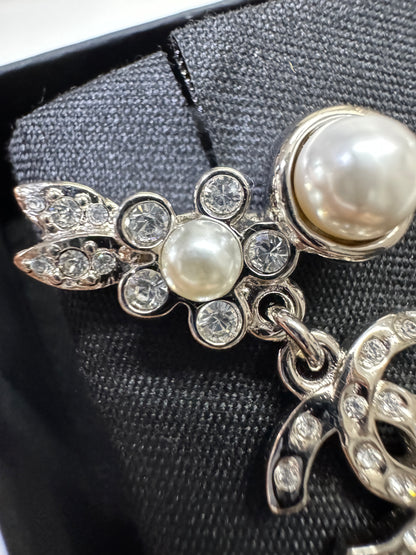 CHANEL 21V 珍珠水鑽耳環