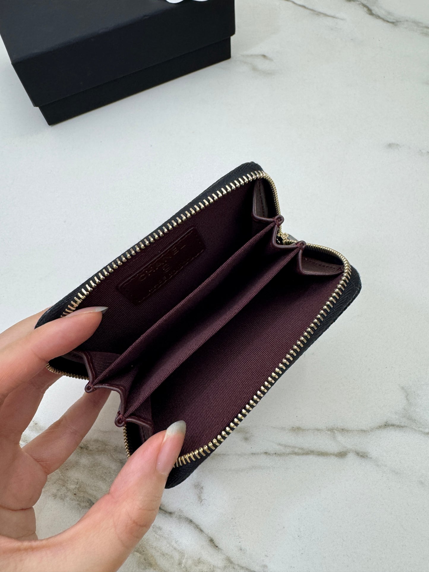 CHANEL 黑金牛拉鏈零錢包 Coin Purse