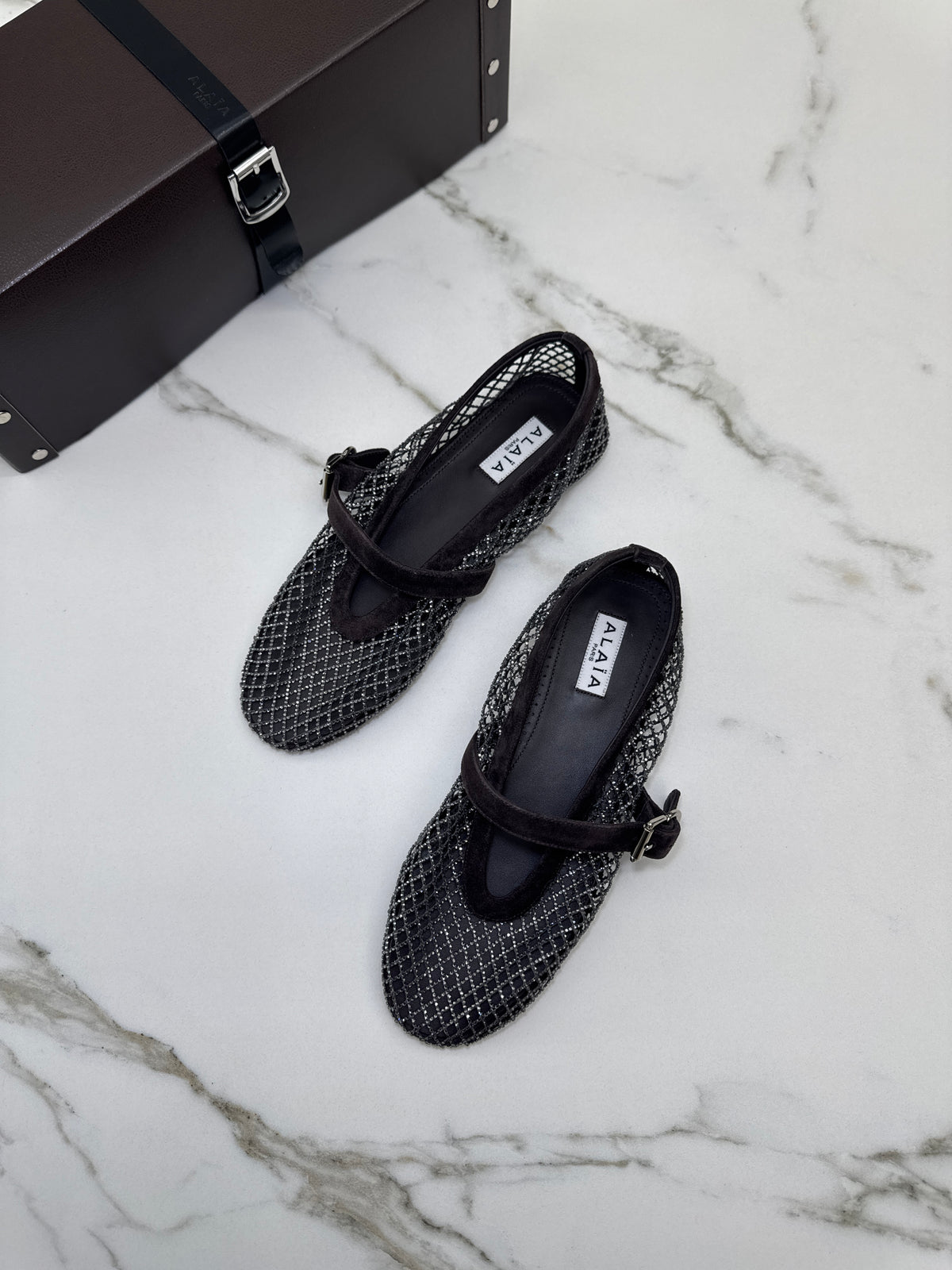 ALAIA 水鑽魚網鞋 深棕色￼