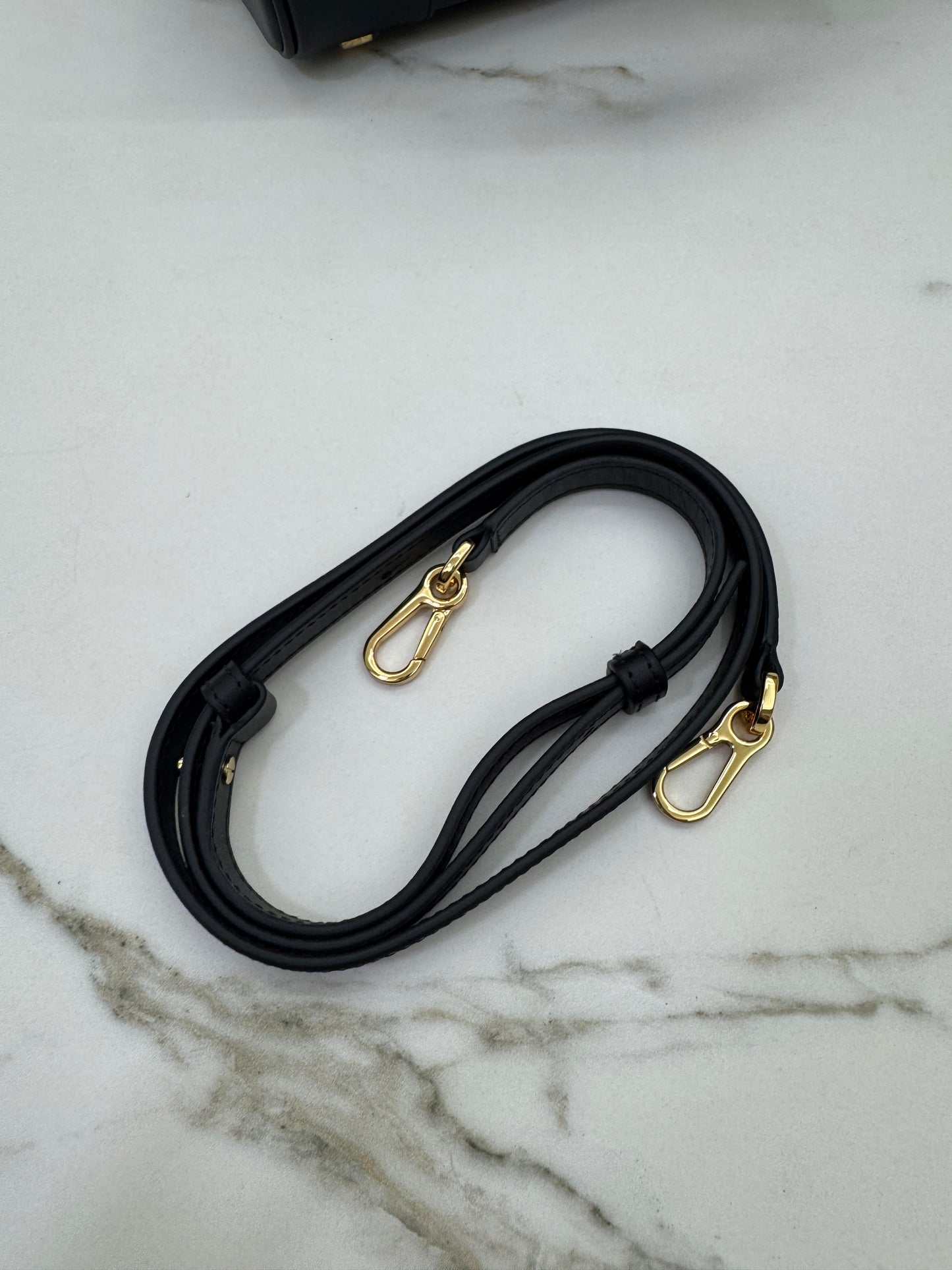 LOEWE Amazona 28 黑色