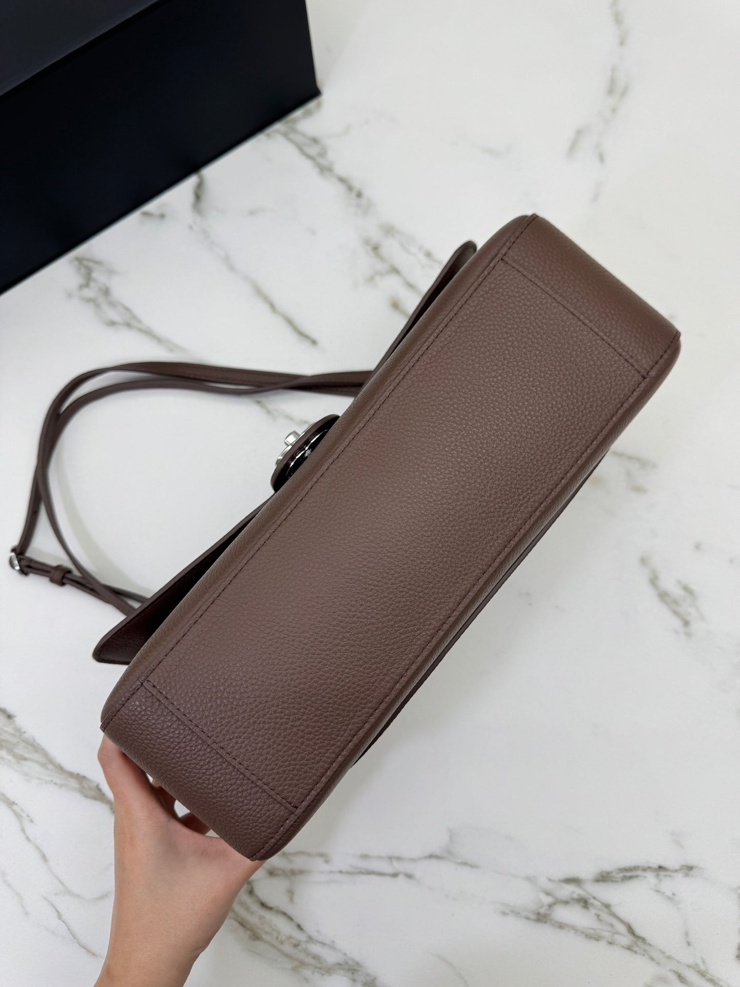 CHANEL 26S Maxi Flap Small 32cm 淺棕色
