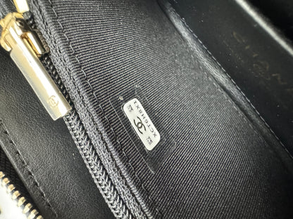 CHANEL 24B半鑽扣 加大零錢包 可放對摺紙幣