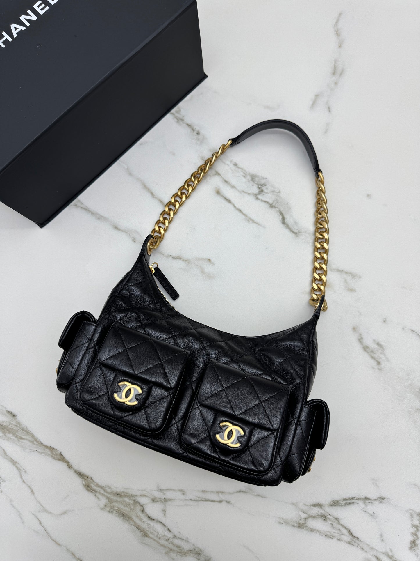 CHANEL 25C 多口袋Hobo 黑色