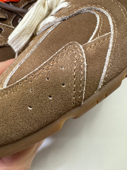 MIU MIU x NEW BALANCE 棕色猄皮軟底運動鞋