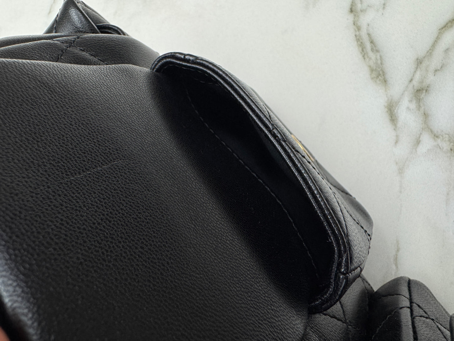 CHANEL 25C 多口袋Hobo 黑色
