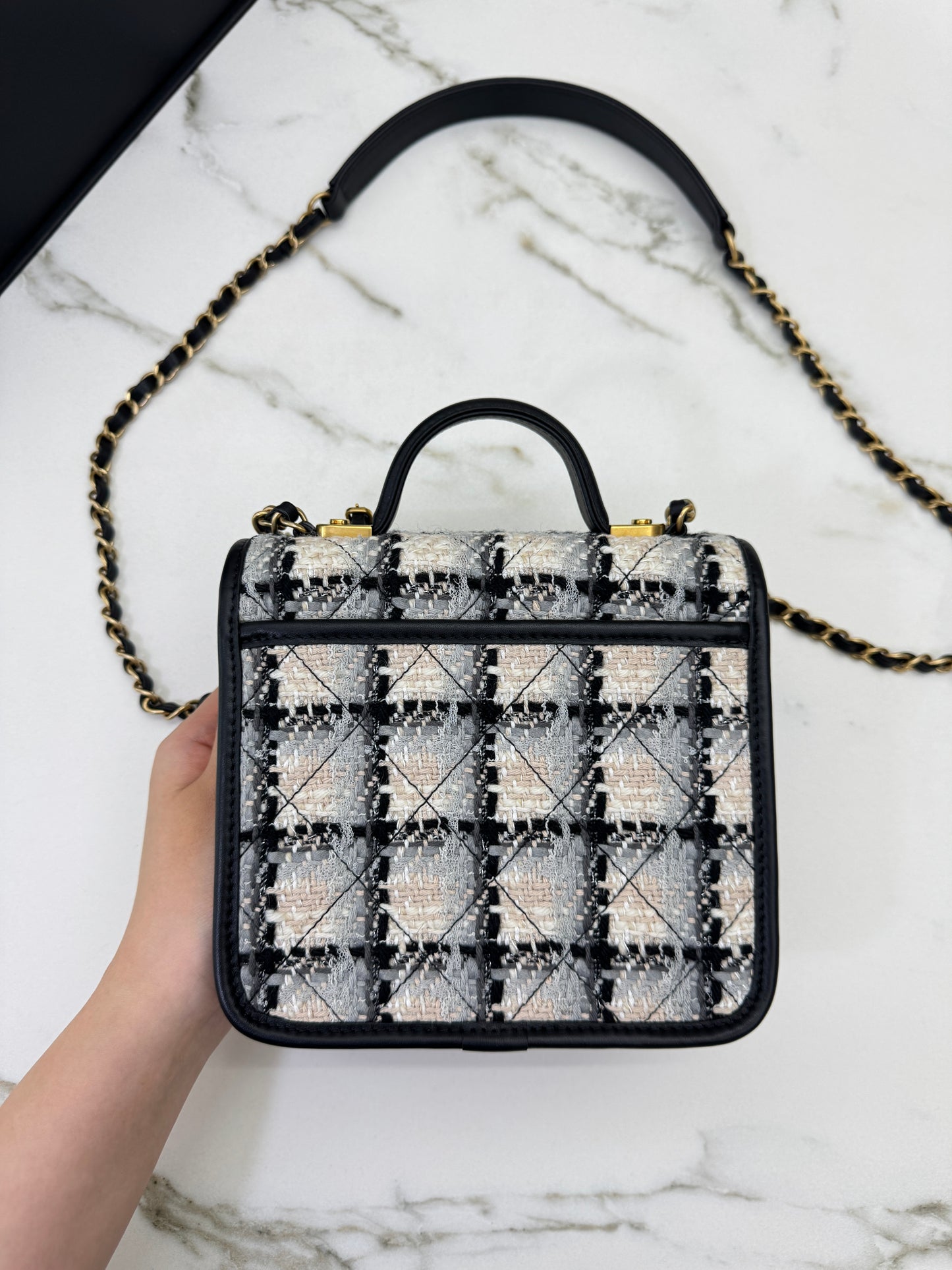 CHANEL 22K 郵差豆腐包 漸變Tweed