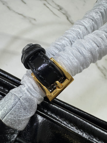 PRADA Soft Lux 中號 黑色