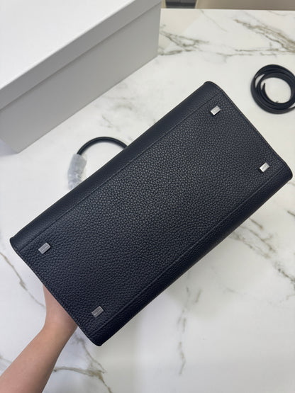 THE ROW Marguax 12 黑銀荔枝紋