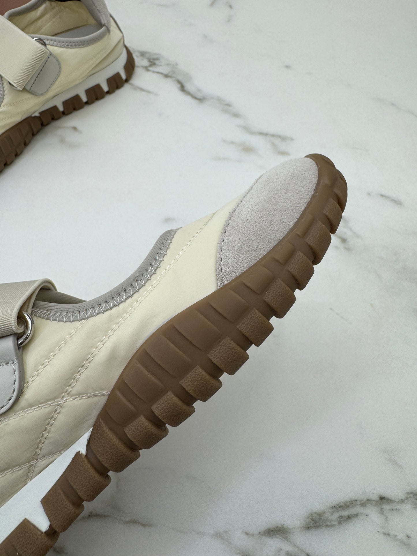 MIU MIU Tyre 魔術貼瑪麗珍運動鞋￼