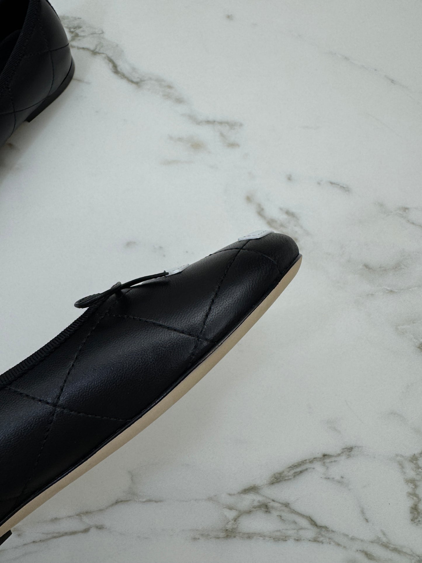 CHANEL Cambon Ballet Flats 芭蕾舞鞋 黑拼白