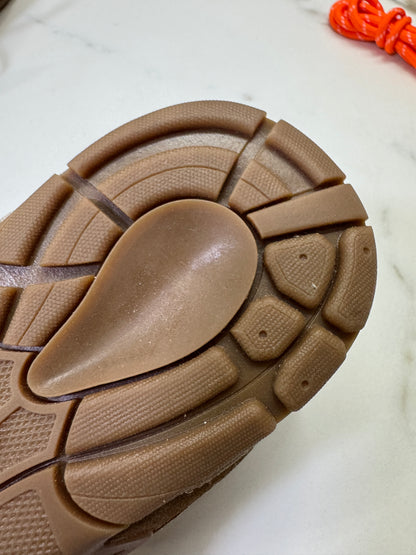 MIU MIU x NEW BALANCE 棕色猄皮軟底運動鞋