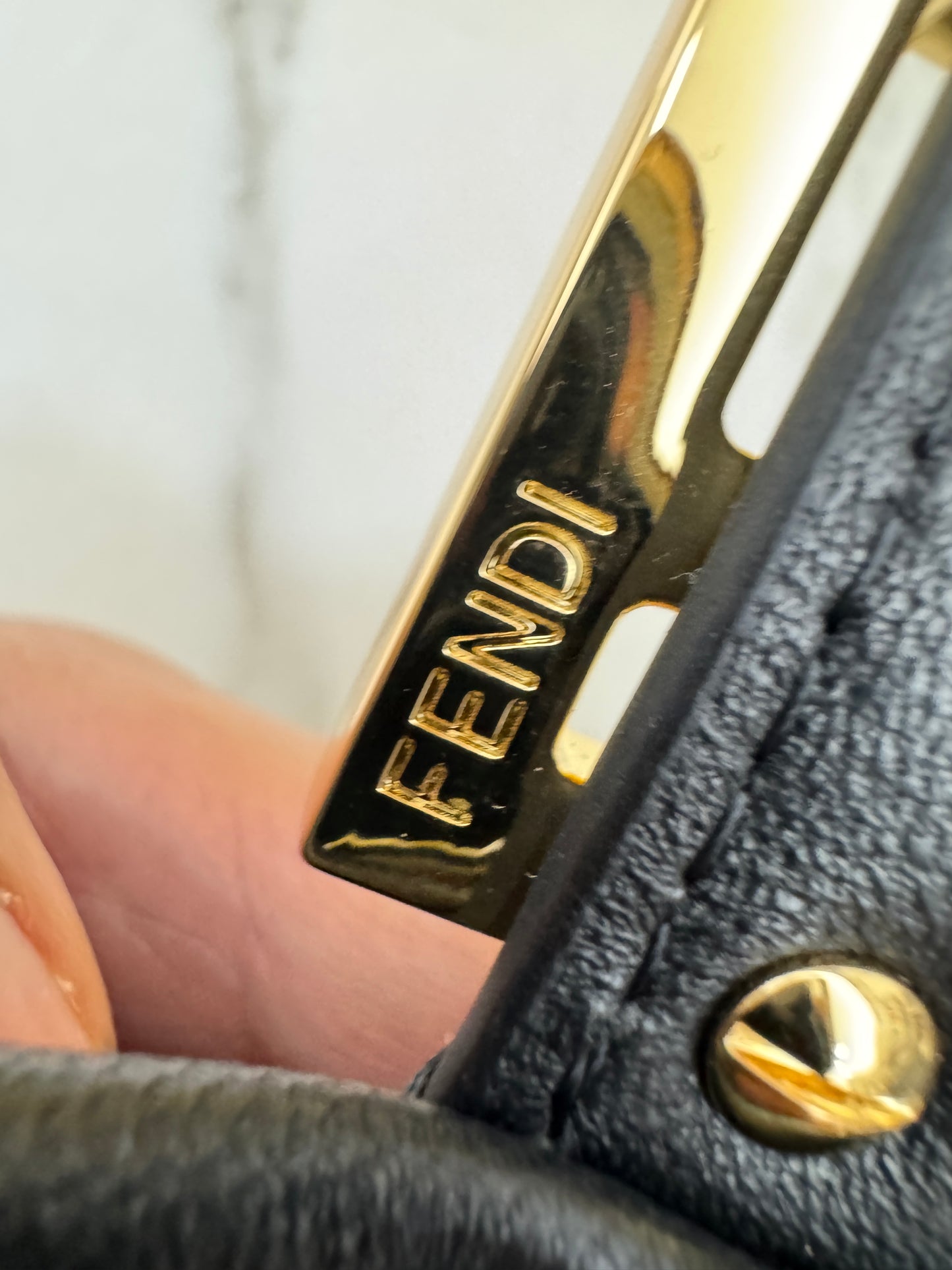 FENDI Mamma Baguette 黑色 Medium