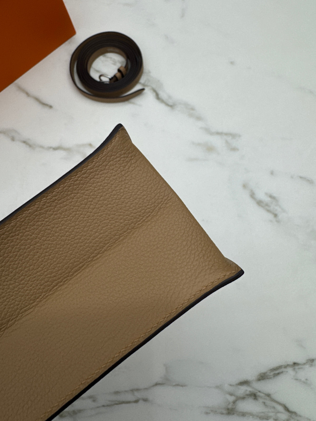 HERMES Kelly Danse 奶茶色銀扣 Chai Evercolor PHW