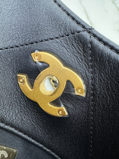 CHANEL 25S Shopping Bag Small