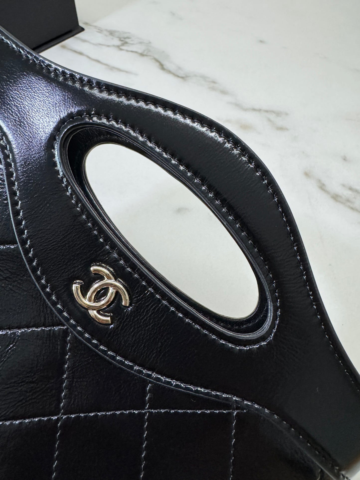 CHANEL 31Bag Nano 油臘牛皮