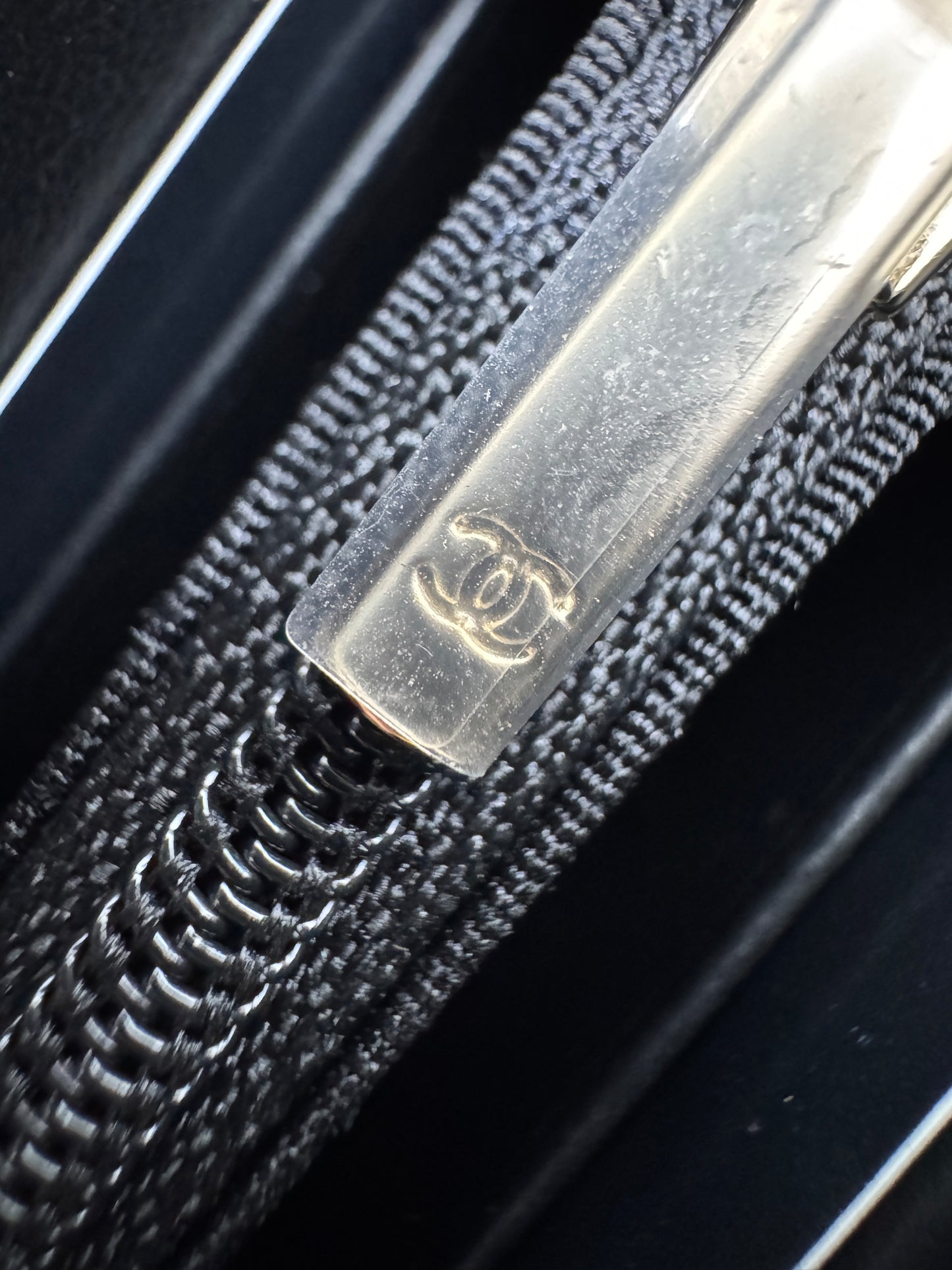 CHANEL 24B半鑽扣 加大零錢包 可放對摺紙幣