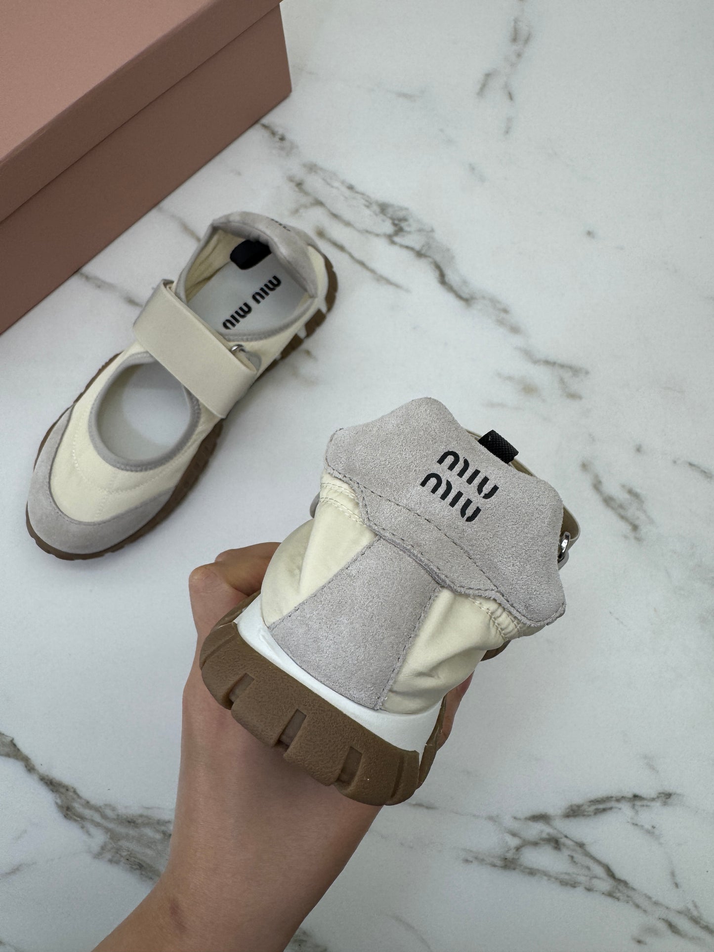 MIU MIU Tyre 魔術貼瑪麗珍運動鞋￼