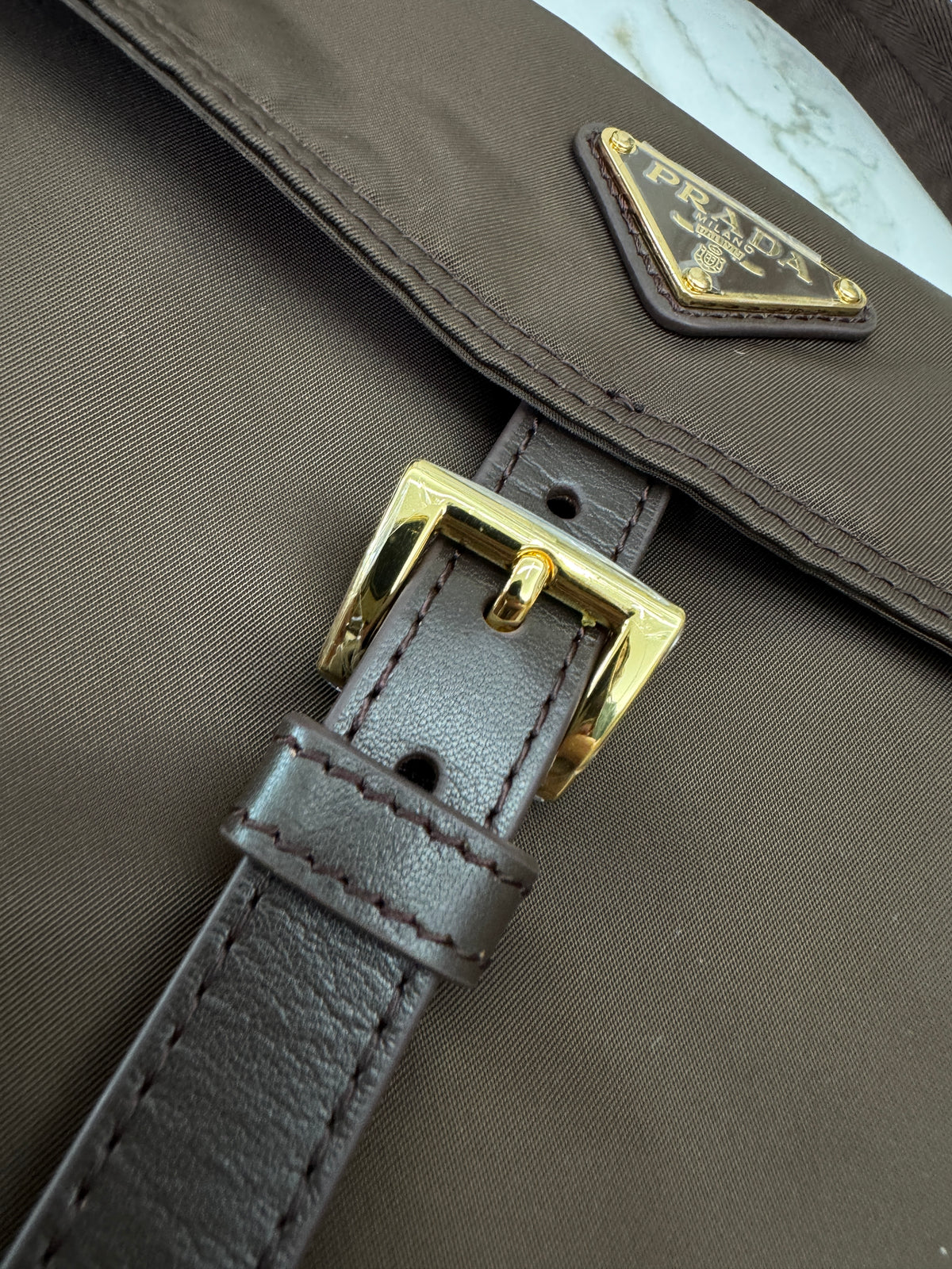 PRADA Re-nylon Explore Large 深棕色