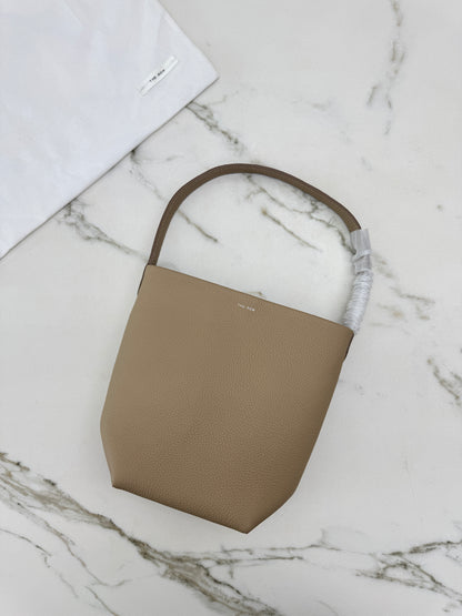 THE ROW N/S Park Tote 奶茶色 Small