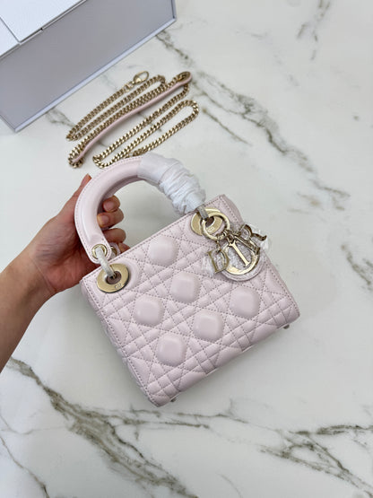 DIOR Mini Lady Dior 羊皮三格 淡粉色