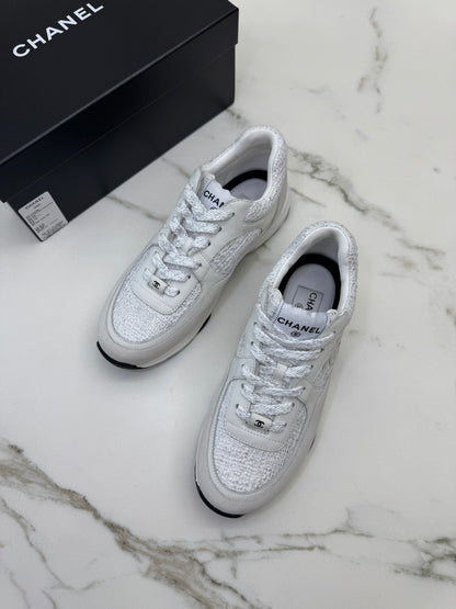 CHANEL 銀白色粗花呢Tweed Sneakers