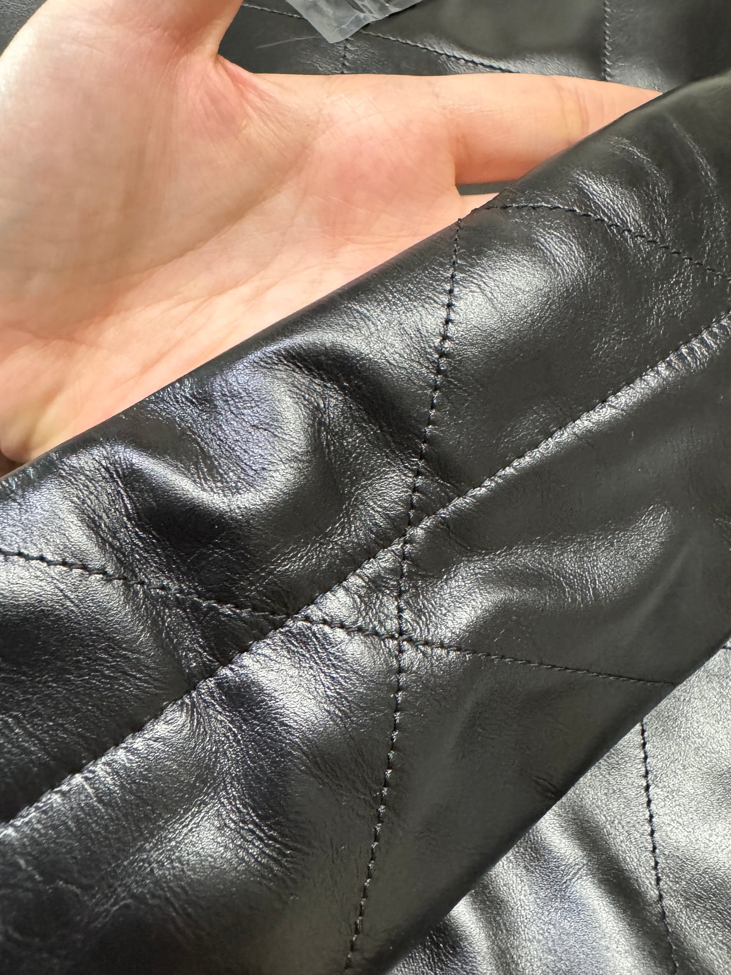 CHANEL 22 Bag Large So Black