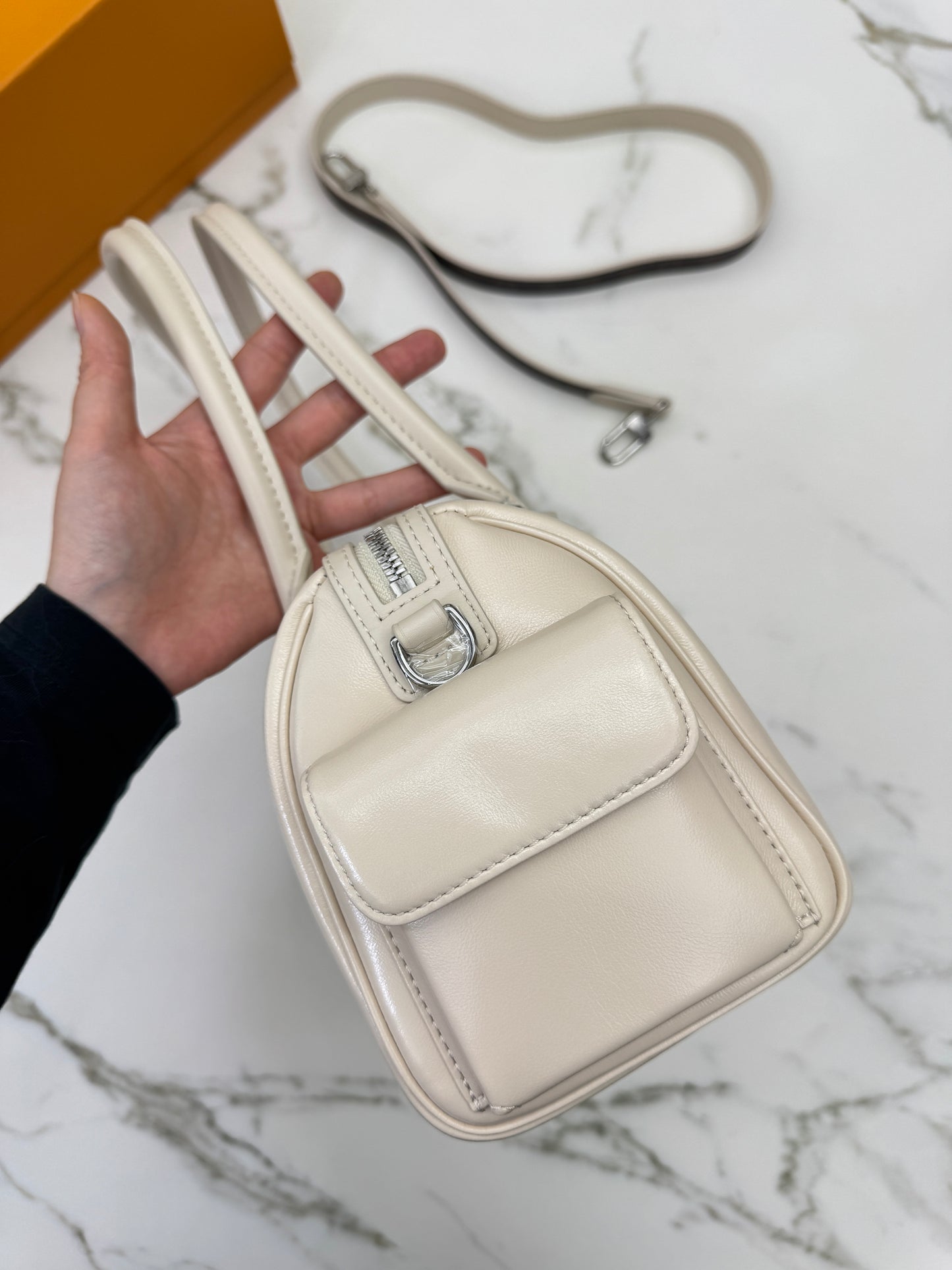 LV Speedy Cargo Vibe 白色油臘皮