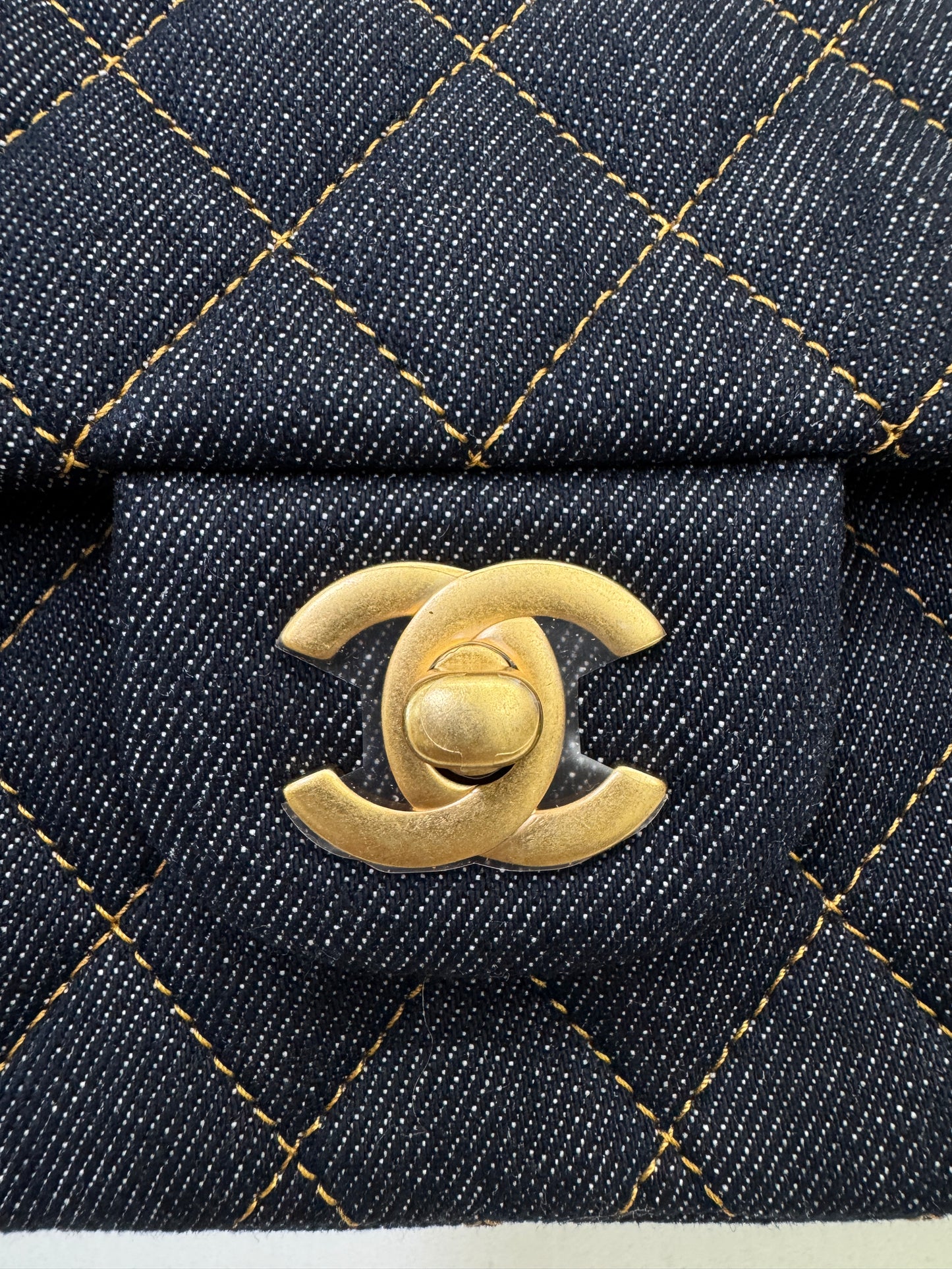 CHANEL 26P深藍牛仔 CF25 Medium