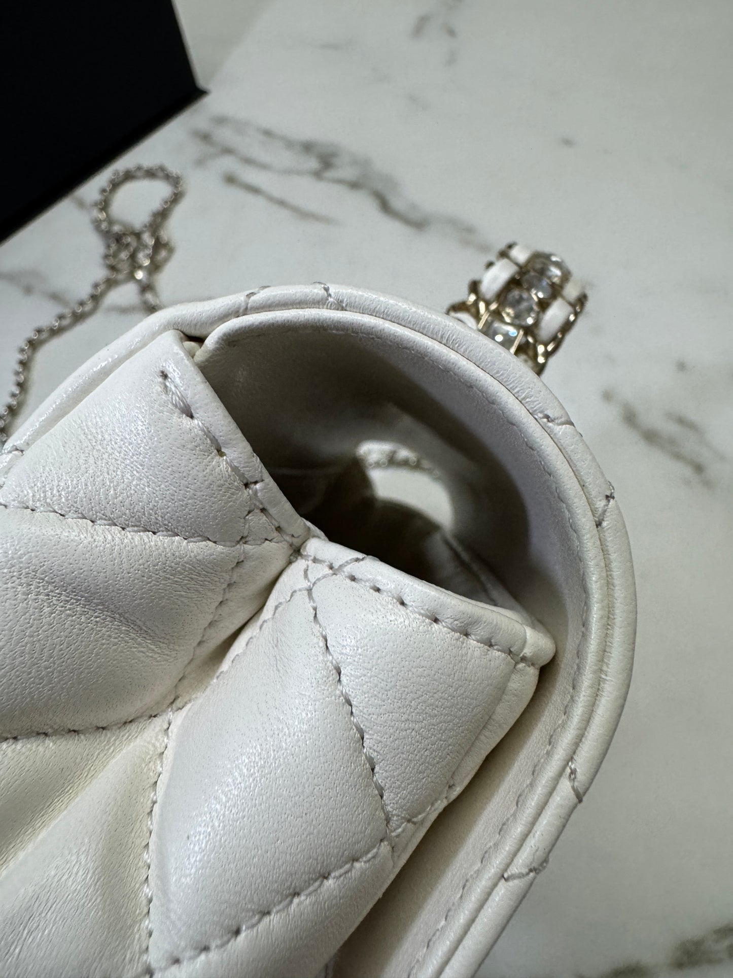 CHANEL 23A 水鑽 Mini CF Handle