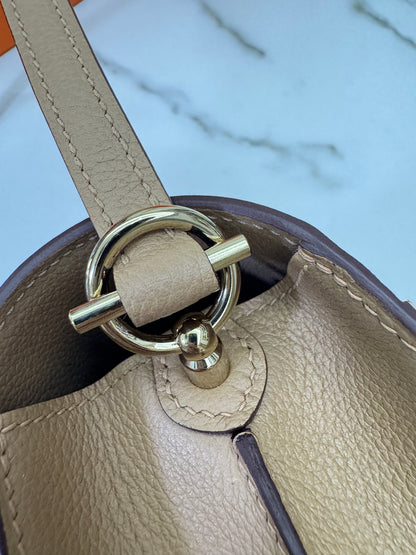 HERMES Roulis 19 奶茶色淺金扣 Chai Evercolor PBHW