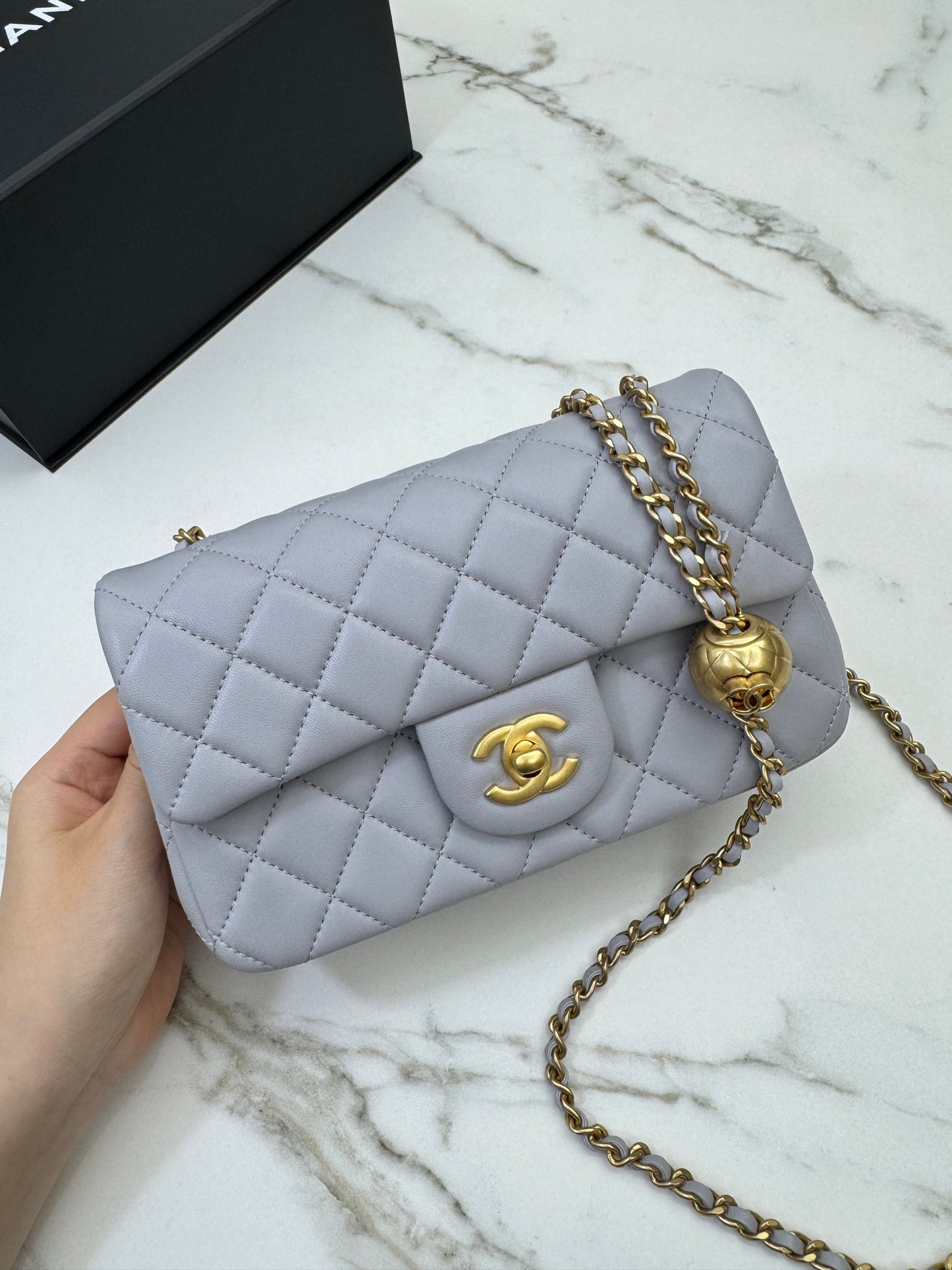 CHANEL Mini CF20 金球 淺灰色