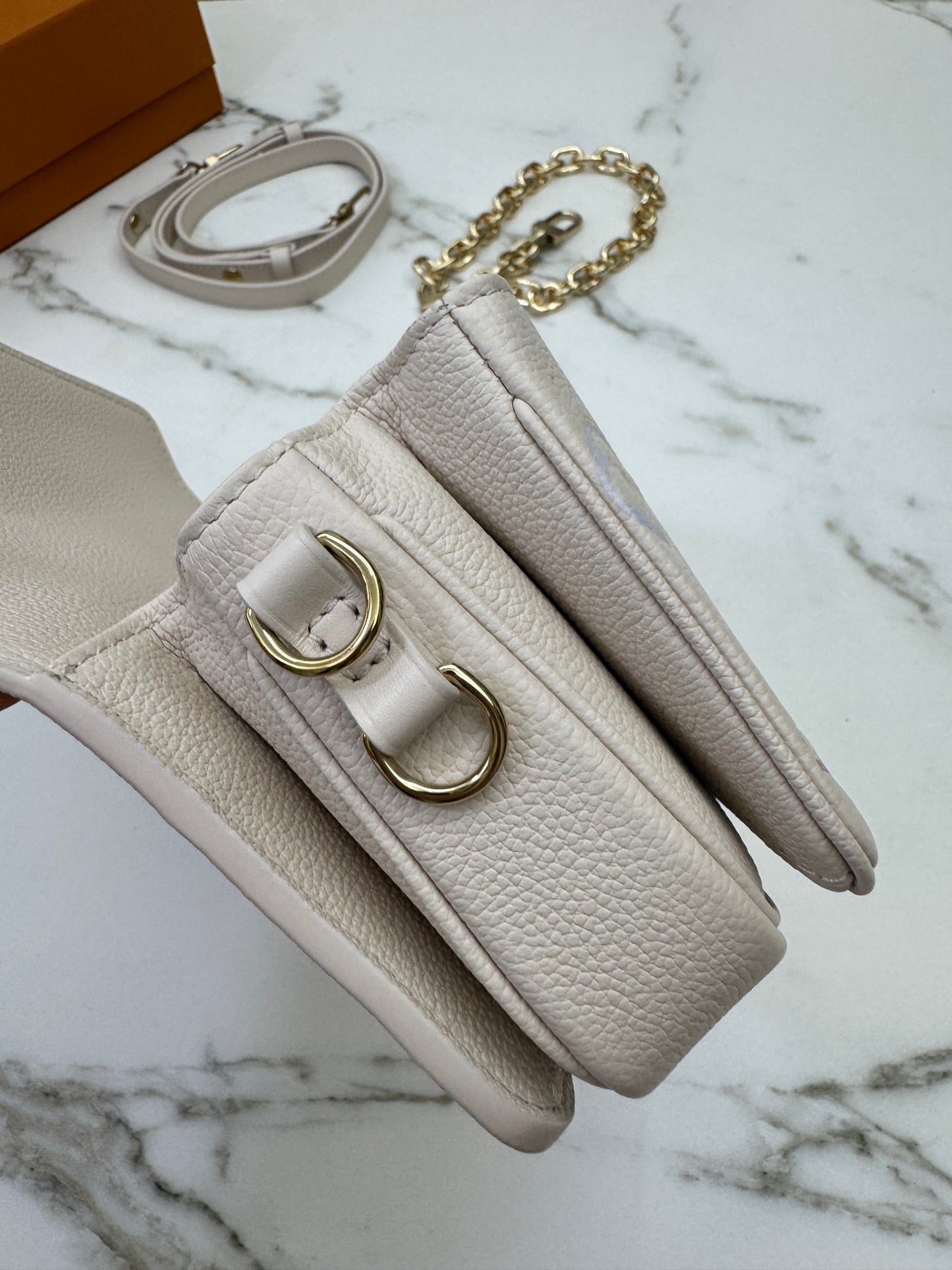 LV Pochette Metis East-West 漸變紫