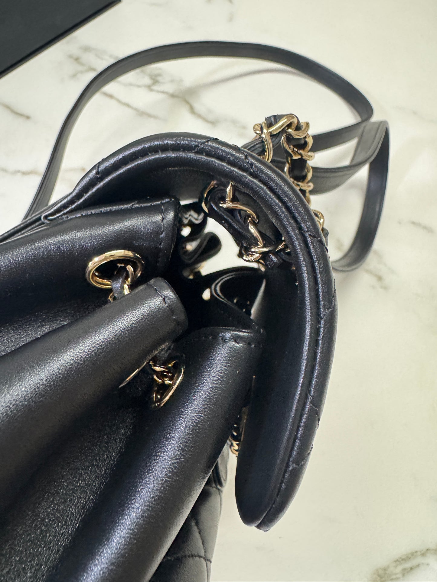 CHANEL Duma 胎牛皮 黑色 Small