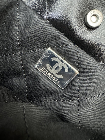 CHANEL Mini 22 Bag 黑銀 【同步最新磁吸扣版】