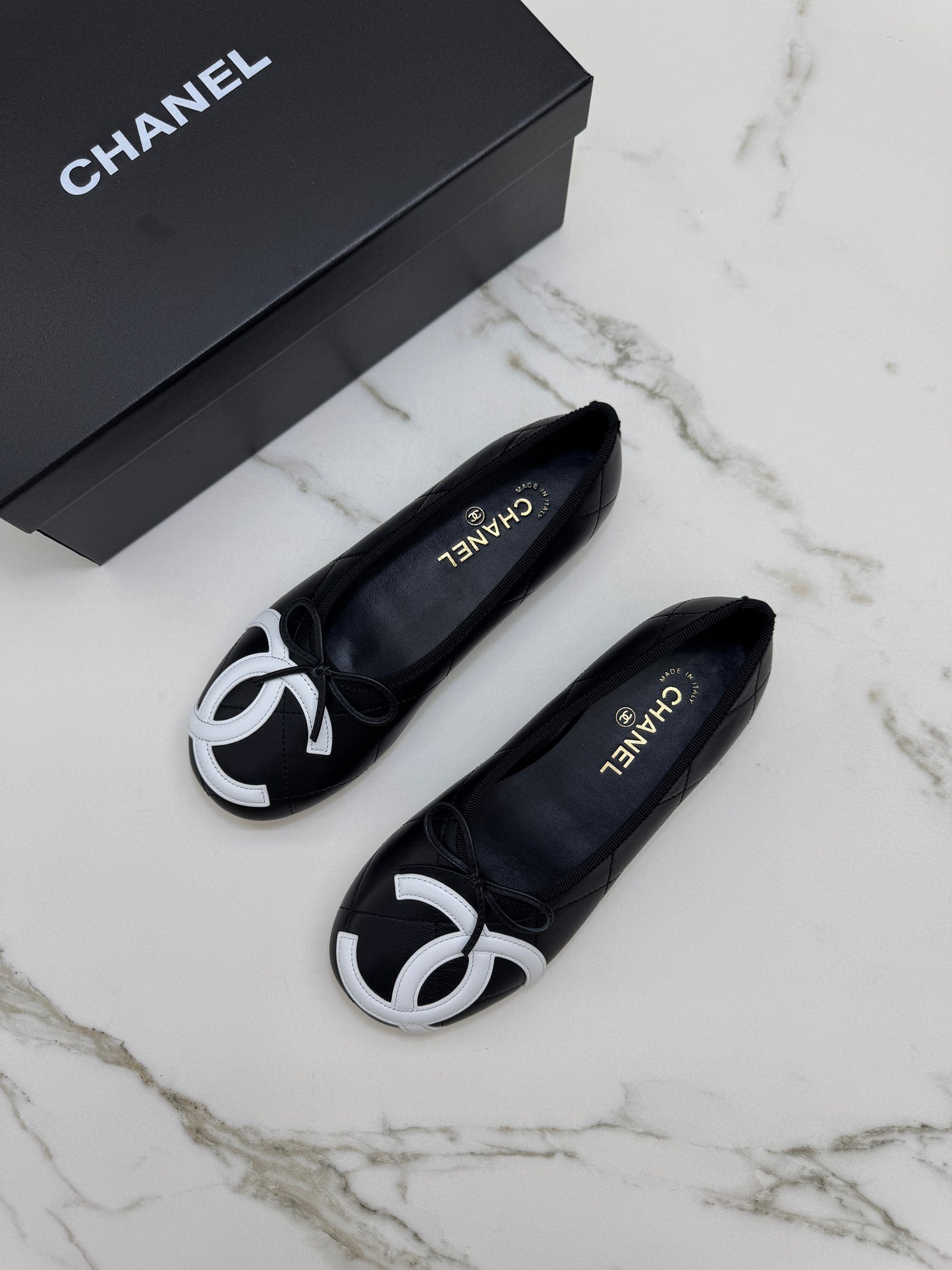 CHANEL Cambon Ballet Flats 芭蕾舞鞋 黑拼白