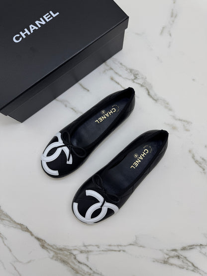 CHANEL Cambon Ballet Flats 芭蕾舞鞋 黑拼白