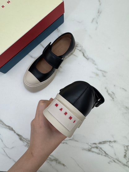 MARNI 大頭瑪麗珍 黑色皮款