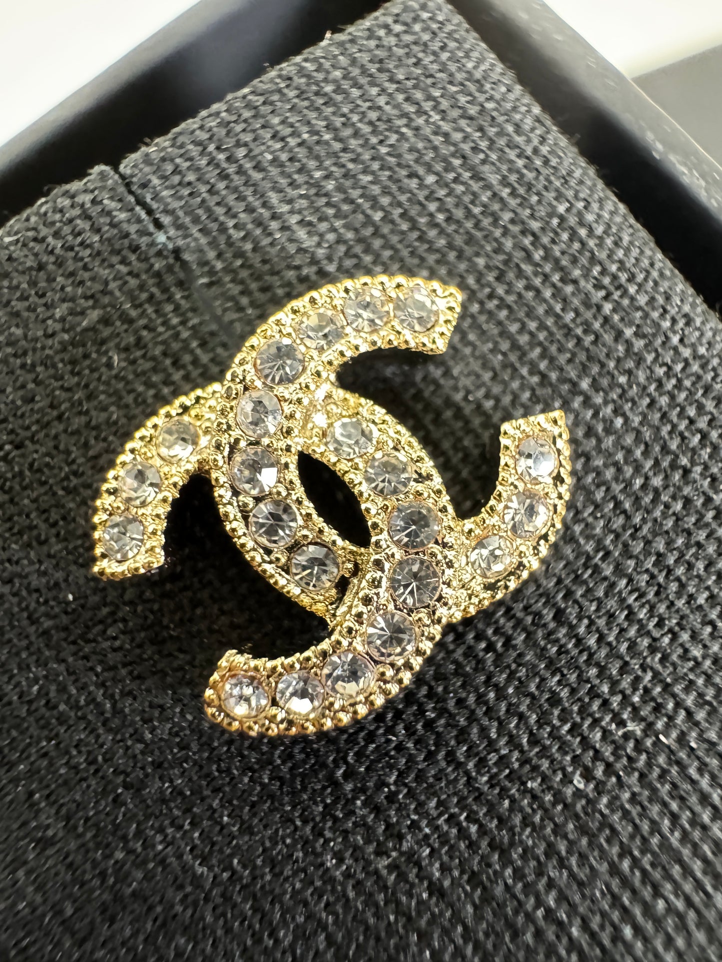 CHANEL 經典款迷你金色水鑽耳環