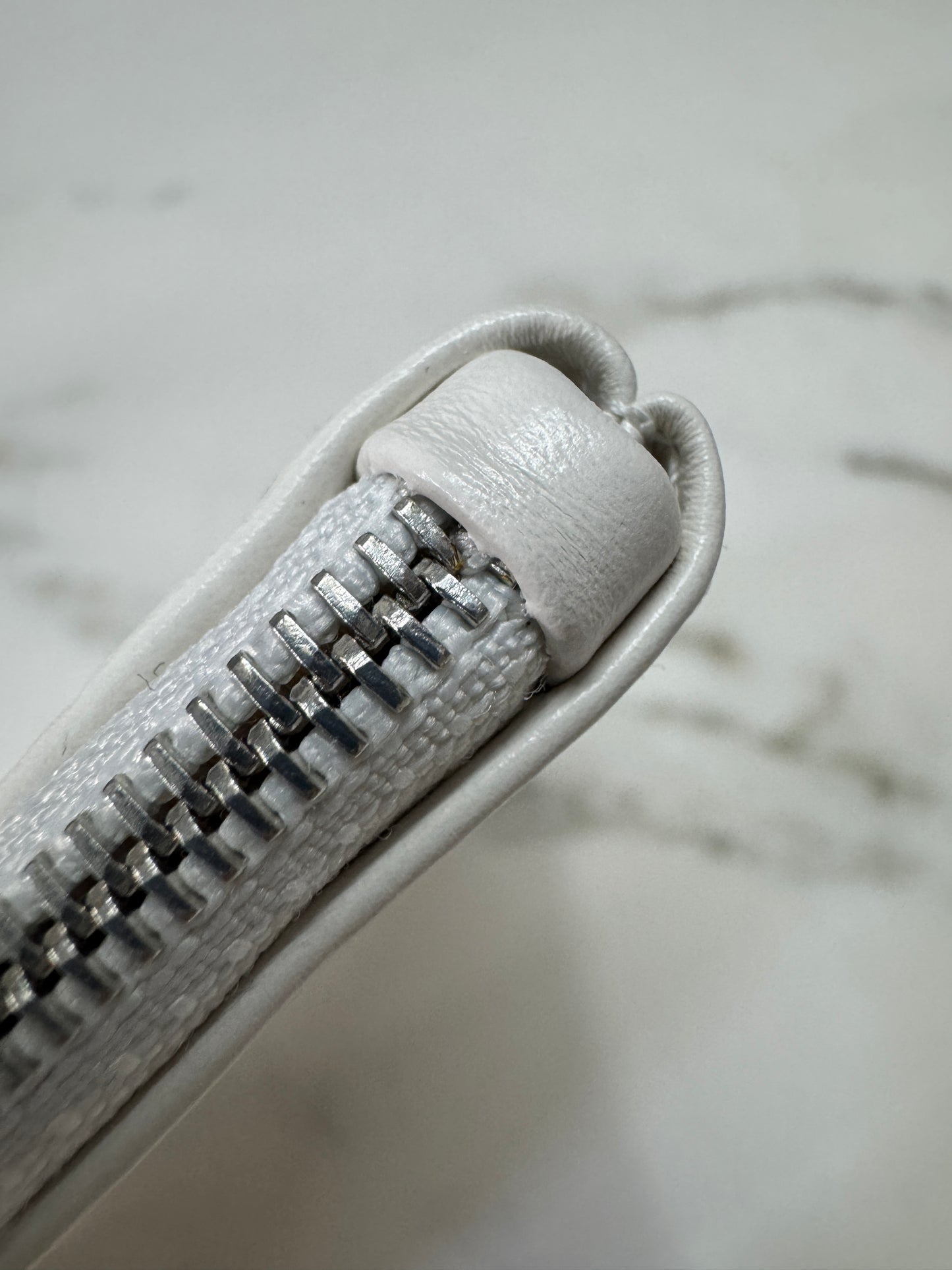 CHANEL 22 Bag Medium 白銀