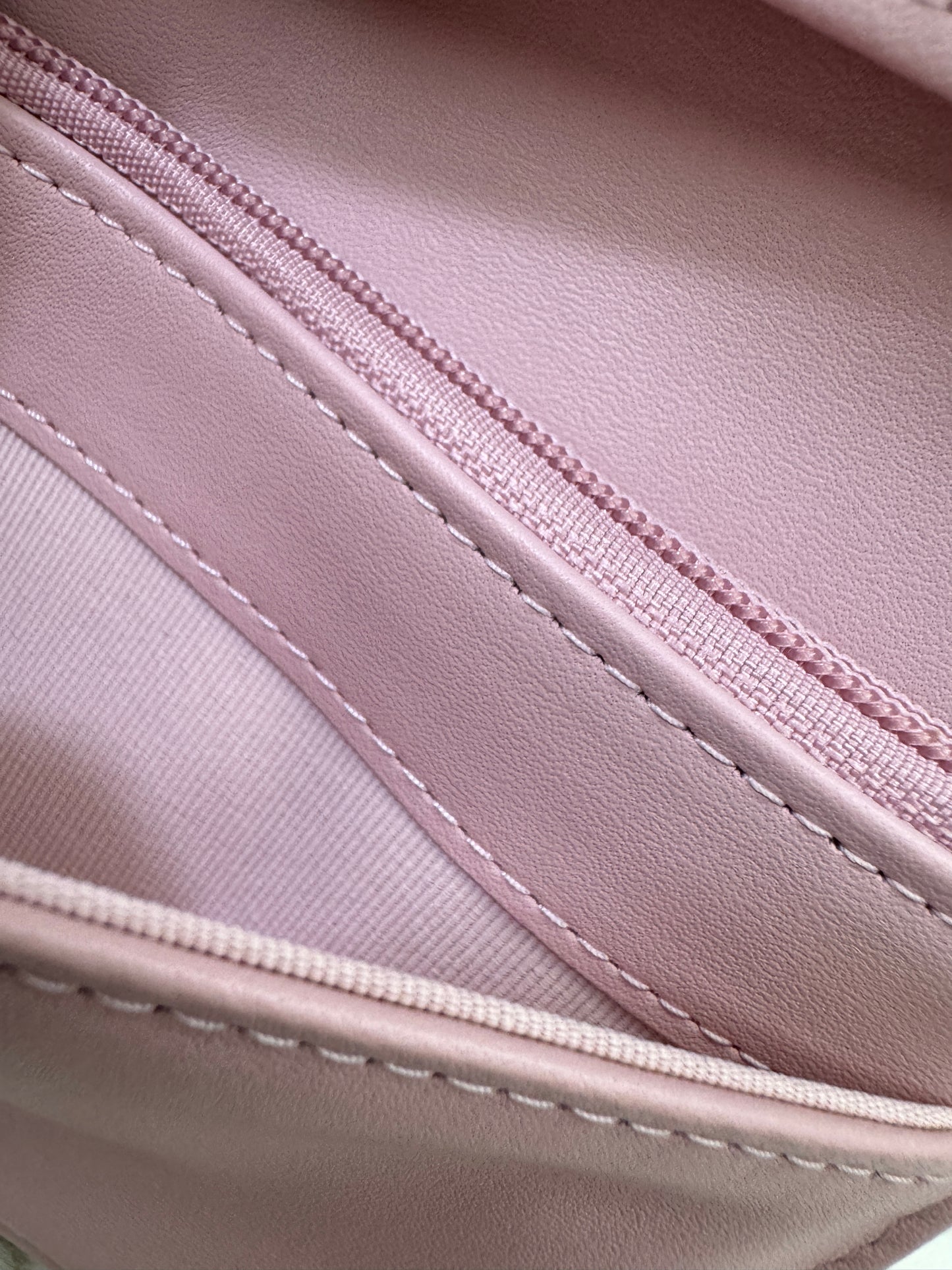 CHANEL Passport Holder 粉紅色