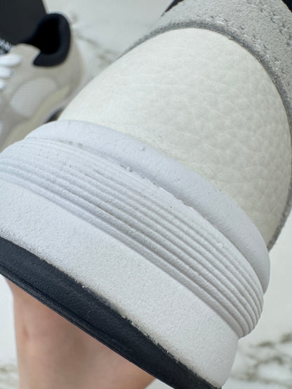 CHANEL 熊貓運動鞋