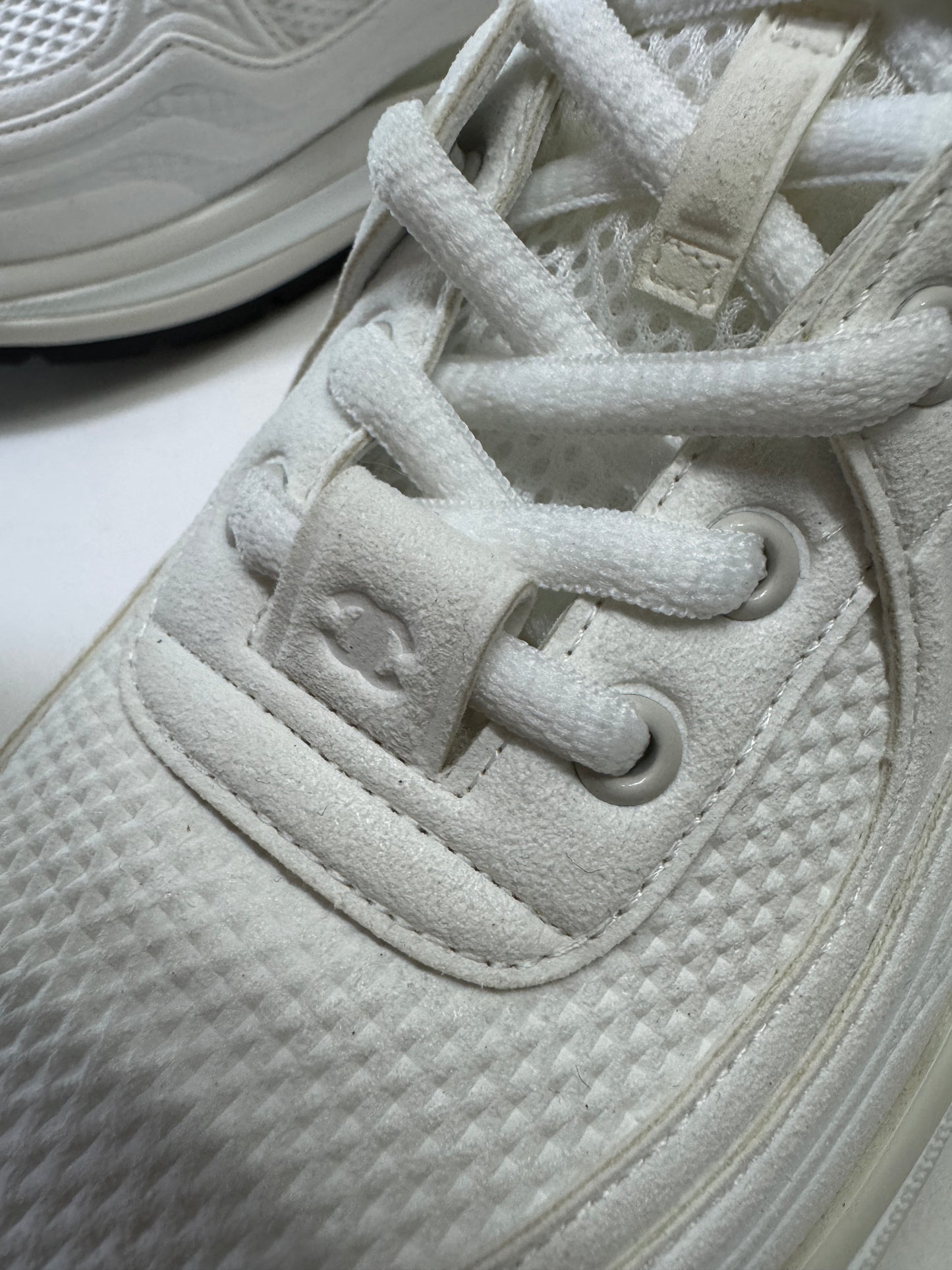CHANEL 24S 純白運動鞋