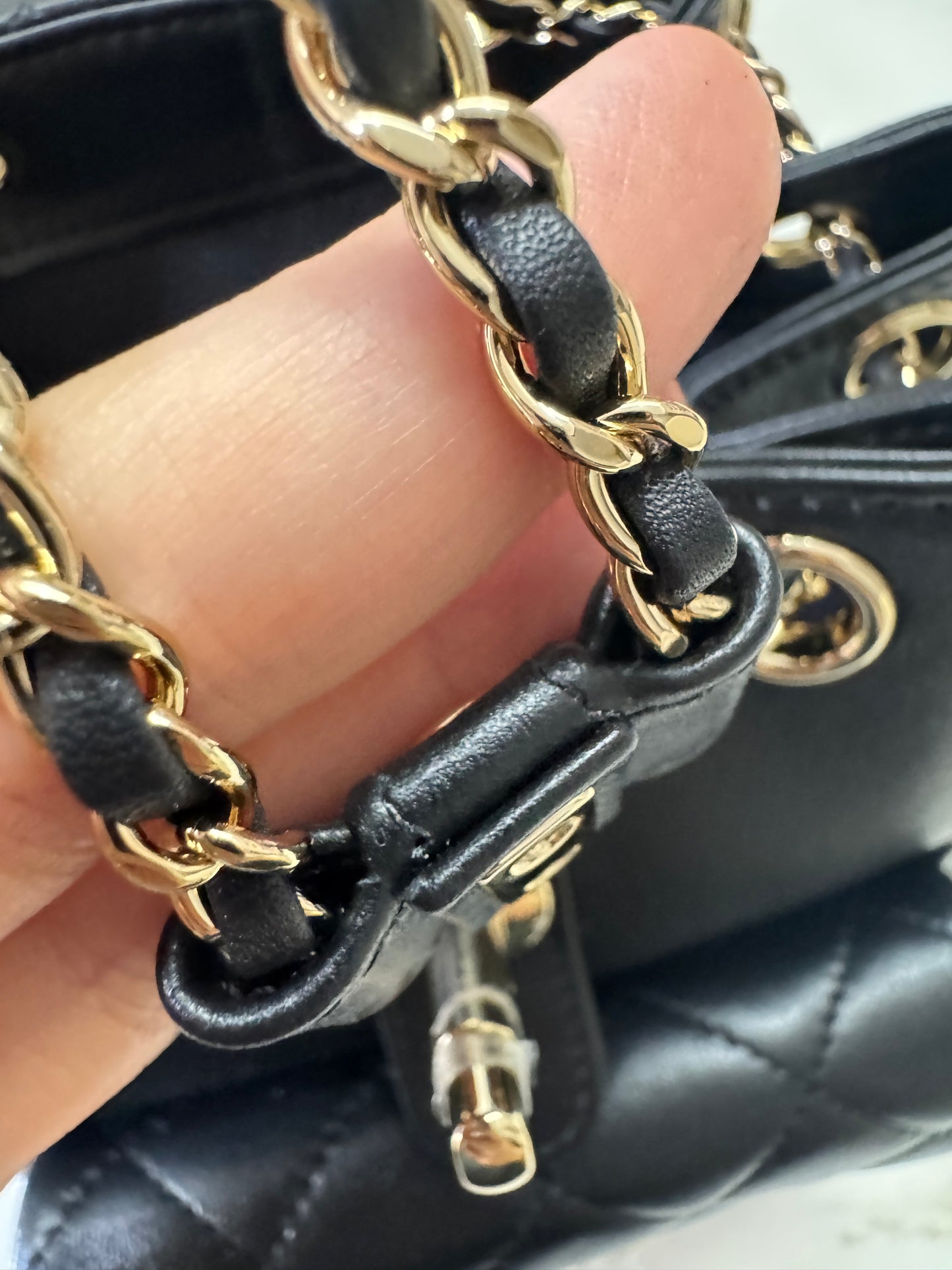 CHANEL Duma 胎牛皮 黑色 Small